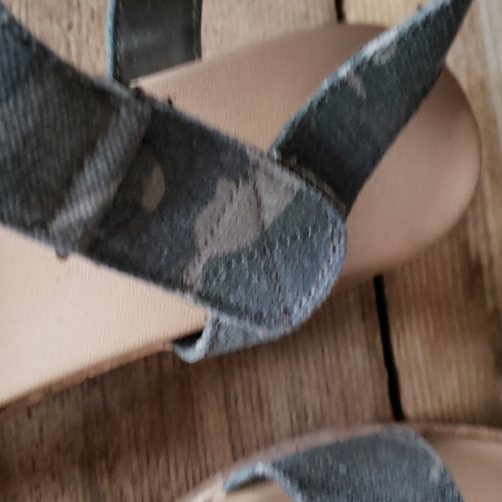 Maurices Camo Felicity Platform Sandals size 8.5 - Picture 6 of 13